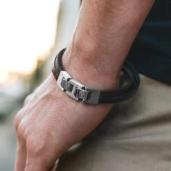 Lucleon Bracelet Roy à Simple Tout En Cuir Foncé Avec Fermoir Argenté -Bagues Magasin 0 bracelet