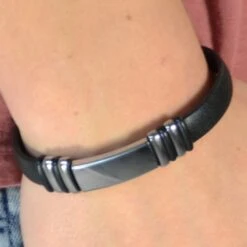 Fort Tempus Bracelet En Caoutchouc Et Brillant 9 Fort Tempus Bracelet En Caoutchouc Et Brillant -Bagues Magasin 35 glossy rubber bracelet cropped