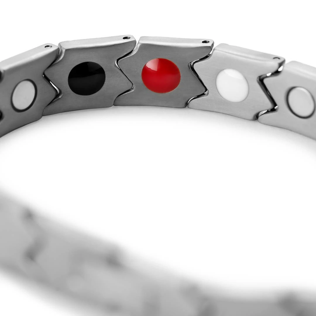 Lucleon Bracelet Magnétique Asymétrique En Titane Argenté 7 Lucleon Bracelet Magnétique Asymétrique En Titane Argenté – Image 5