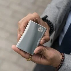 Lucleon Porte-cartes En Acier Argenté -Bagues Magasin cardholder 4