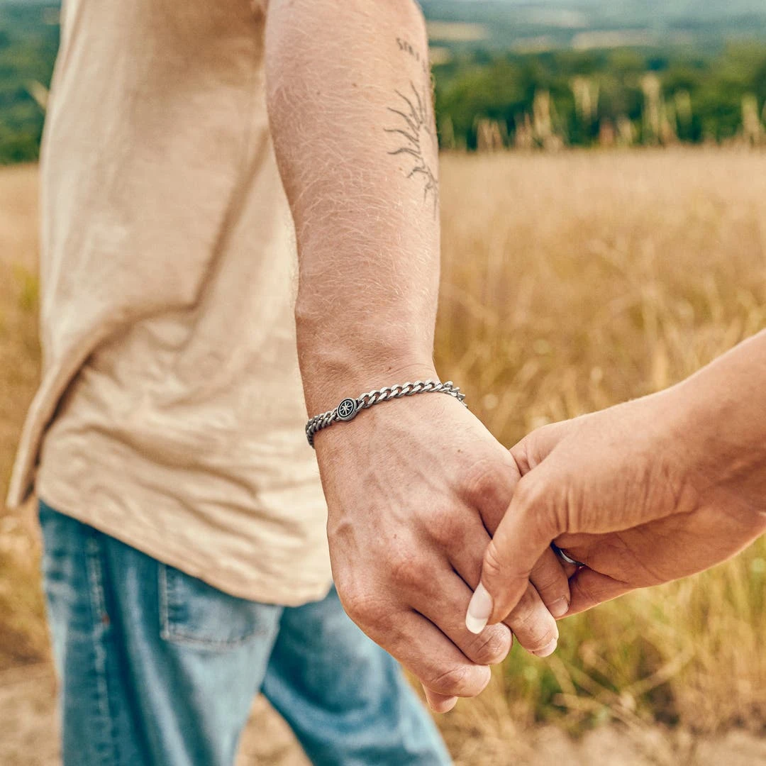 Arkai Atlas | Bracelet L'étoile Polaire En Acier Argenté 5 Arkai Atlas | Bracelet L'étoile Polaire En Acier Argenté – Image 3