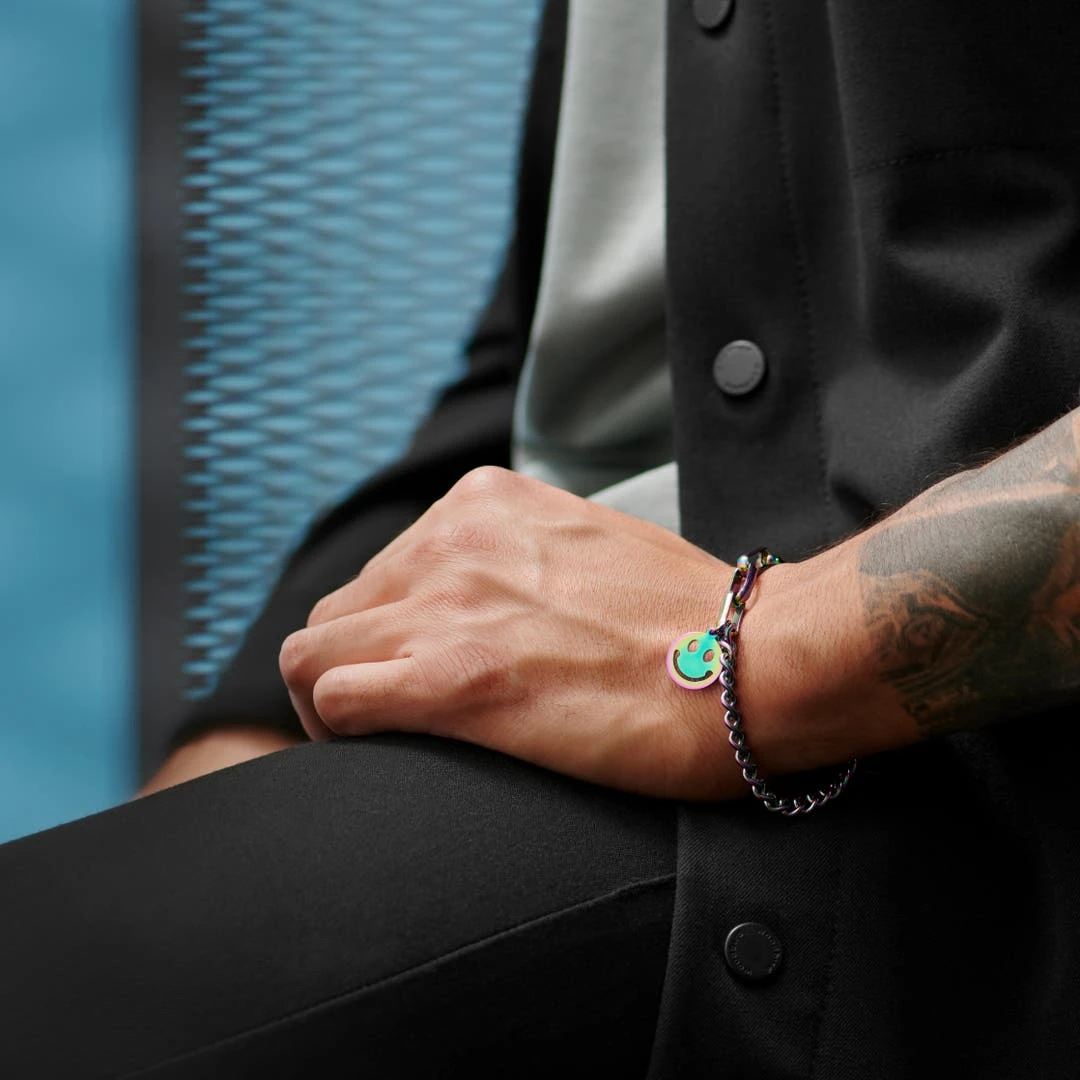 Lucleon Bracelet Amager Clarke Arc-en-ciel à Maille Torsadée Et Maille Gourmette Avec Pendentif Smiley 6 Lucleon Bracelet Amager Clarke Arc-en-ciel à Maille Torsadée Et Maille Gourmette Avec Pendentif Smiley – Image 4