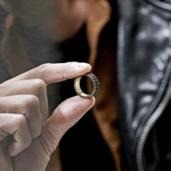 Lucleon Anneau Couleur Noir Vintage Et Or Pearce Pyramis 8 Lucleon Anneau Couleur Noir Vintage Et Or Pearce Pyramis -Bagues Magasin rst drop5 ll pearce indu rings 24793 bjoernvalentine 20