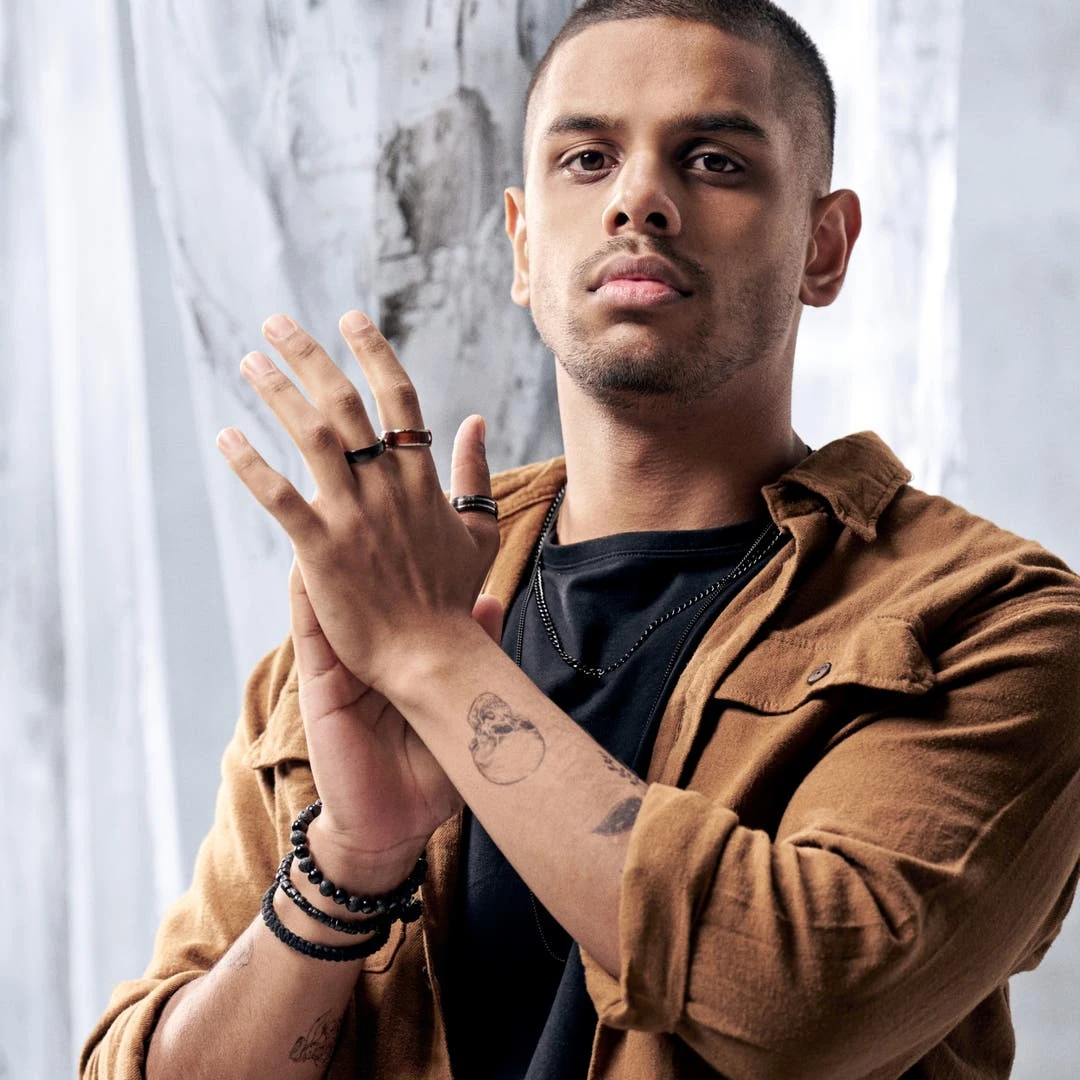 Lucleon Anneau Aesop Reed En Titane Noir Et Argenté 6 Lucleon Anneau Aesop Reed En Titane Noir Et Argenté – Image 4