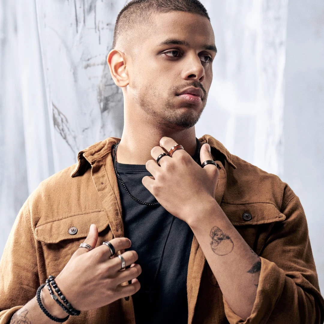 Lucleon Anneau Aesop Reed En Titane Noir Et Argenté 5 Lucleon Anneau Aesop Reed En Titane Noir Et Argenté – Image 3