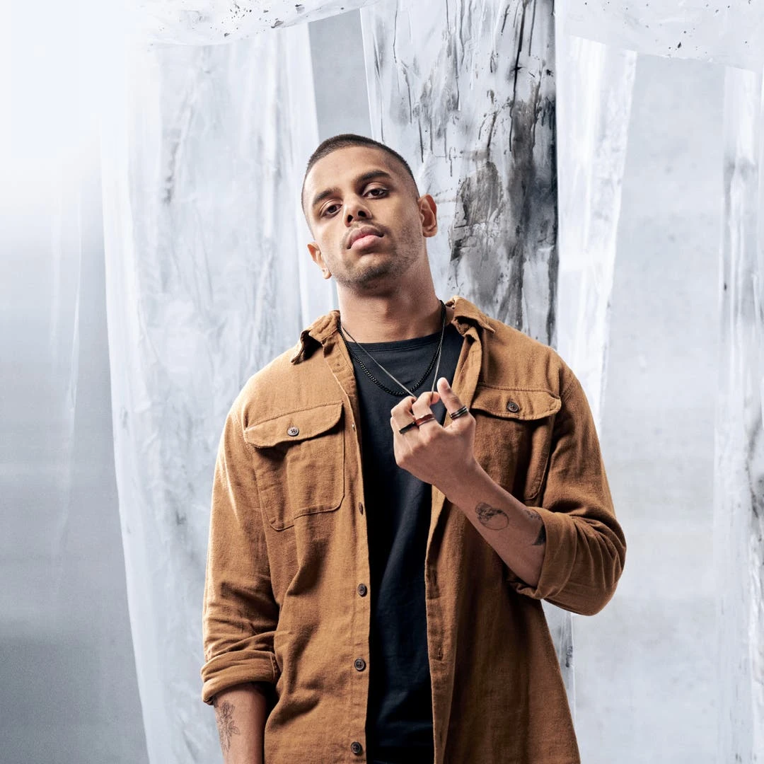 Lucleon Anneau Aesop Reed En Titane Noir Et Argenté 7 Lucleon Anneau Aesop Reed En Titane Noir Et Argenté – Image 5