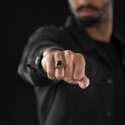 SteelCZ Chevalière En Acier Doré à Pierre Noire -Bagues Magasin rst megashoot rings 1 4699 1
