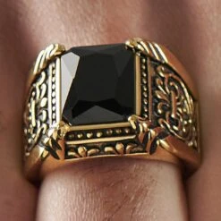 SteelCZ Chevalière En Acier Doré à Pierre Noire -Bagues Magasin rst megashoot rings 3 4699 1