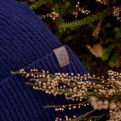 Fawler Hiems | Bonnet Bleu Marine à Revers En Laine Recyclée 13 Fawler Hiems | Bonnet Bleu Marine à Revers En Laine Recyclée -Bagues Magasin ste hiem scarves hats and gloves collection 2641