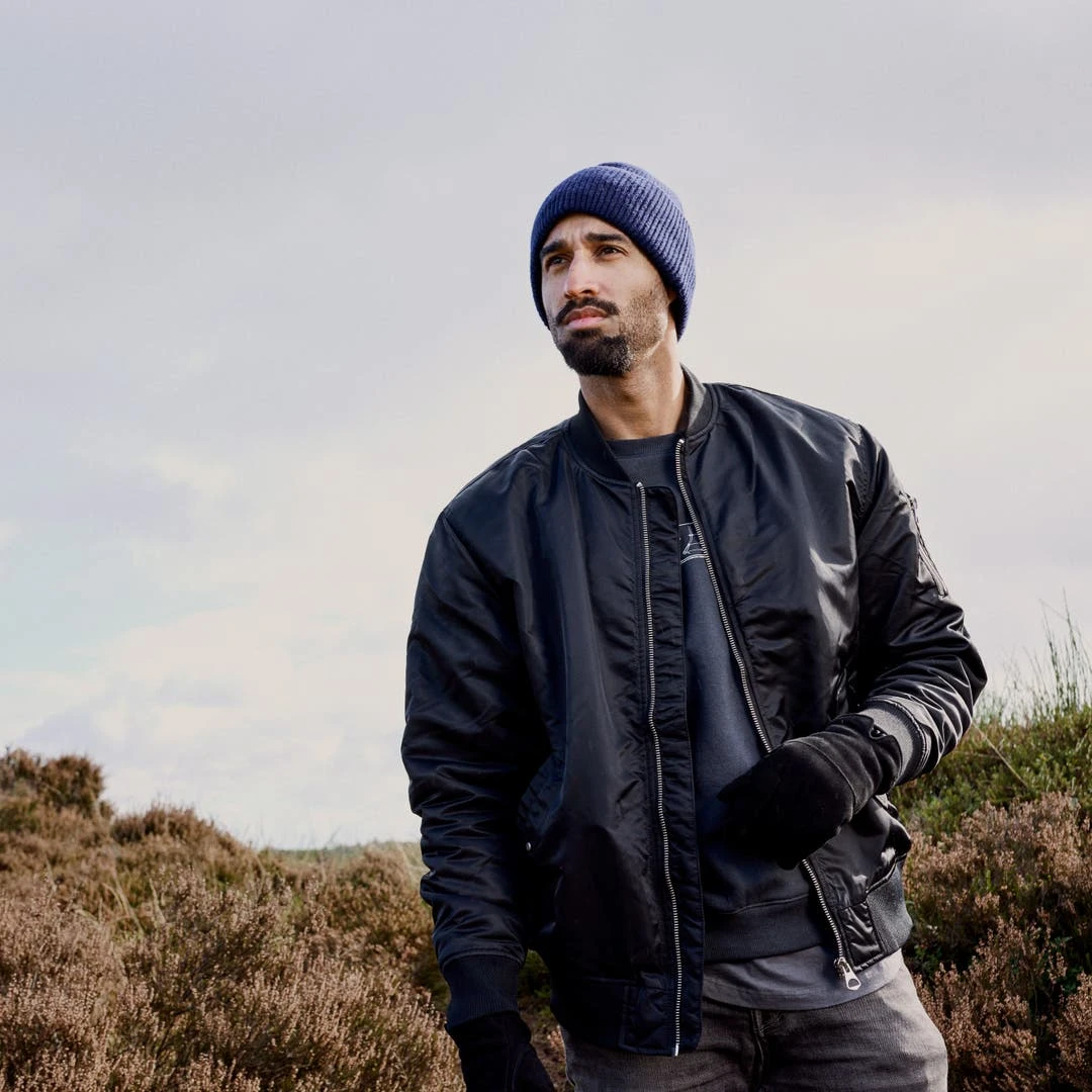 Fawler Hiems | Bonnet Bleu Marine à Revers En Laine Recyclée 6 Fawler Hiems | Bonnet Bleu Marine à Revers En Laine Recyclée – Image 4