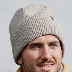 Fawler Hiems | Bonnet Gris à Revers En Laine Recyclée -Bagues Magasin ste hiems scarves hats and gloves collection 26420 26409 rinalds 1x1 5bm