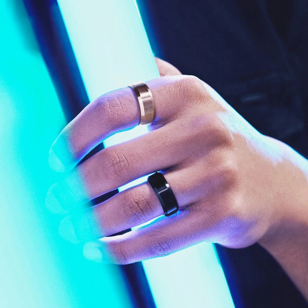 Lucleon Ferrum | Anneau à Bords Biseautés En Acier Inoxydable Noir Brossé - 8 Mm 4 Lucleon Ferrum | Anneau à Bords Biseautés En Acier Inoxydable Noir Brossé - 8 Mm – Image 2