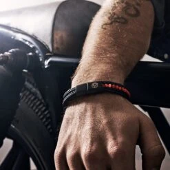Lucleon Bracelet Naxos En Cuir Noir Et Perles De Jaspe Impérial Rouge -Bagues Magasin ste naxos benjamin 23536 1x1 33