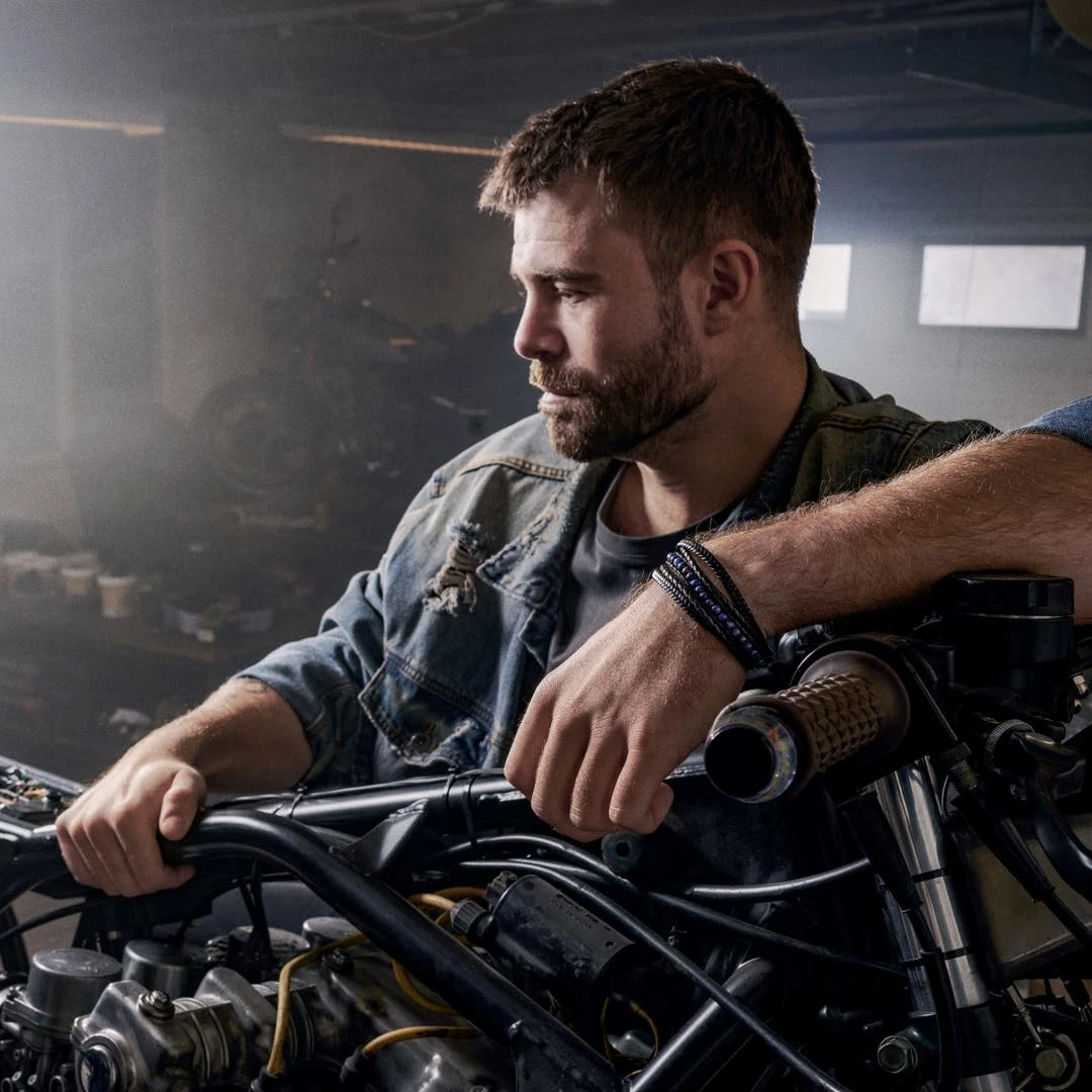 Lucleon Bracelet Naxos En Cuir Noir Et Perles Lapis Lazuli 5 Lucleon Bracelet Naxos En Cuir Noir Et Perles Lapis Lazuli – Image 3