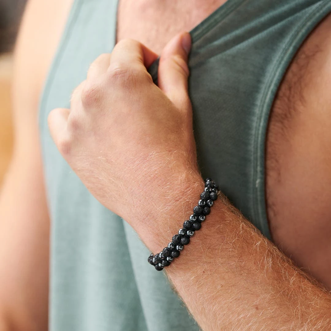 Arkai Bracelet Sanatio Double Rang En Hématite & Pierre De Lave 5 Arkai Bracelet Sanatio Double Rang En Hématite & Pierre De Lave – Image 3