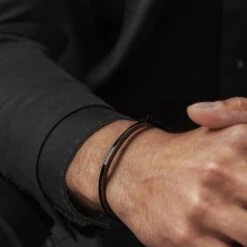Lucleon Bracelet Manchette Noir à Profil étroit -Bagues Magasin thin593ba90e15588704b1712451306a7cf4 2